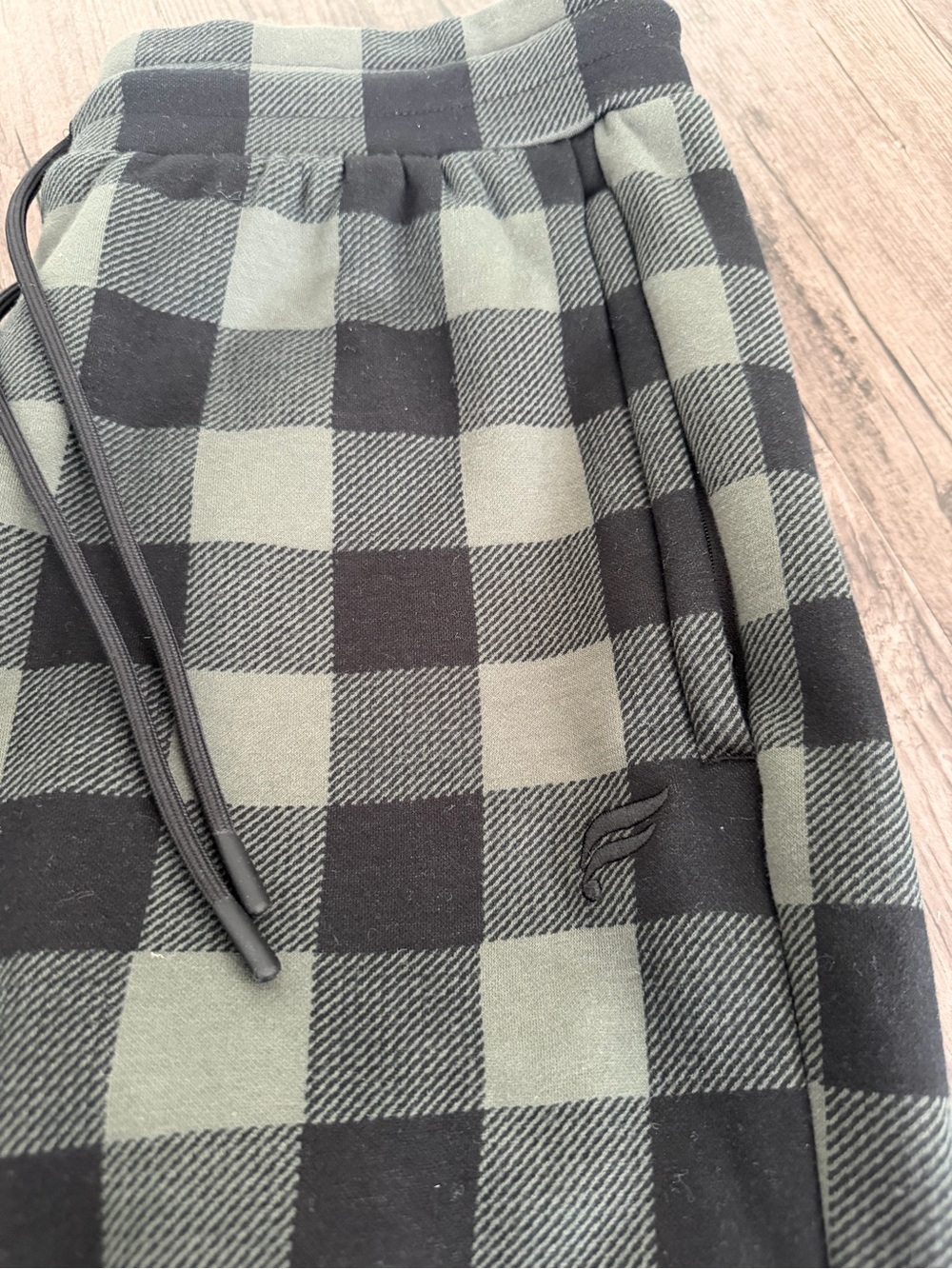 Fabletics Men's Black & Olive Plaid Joggers